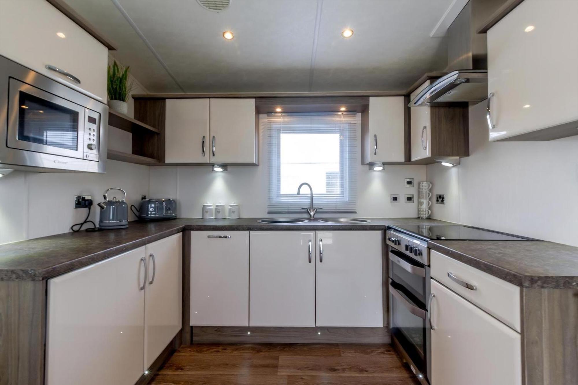 Beautiful 6 Berth Caravan By The Beach In Suffolk Ref 40076Nd Lowestoft Exteriör bild