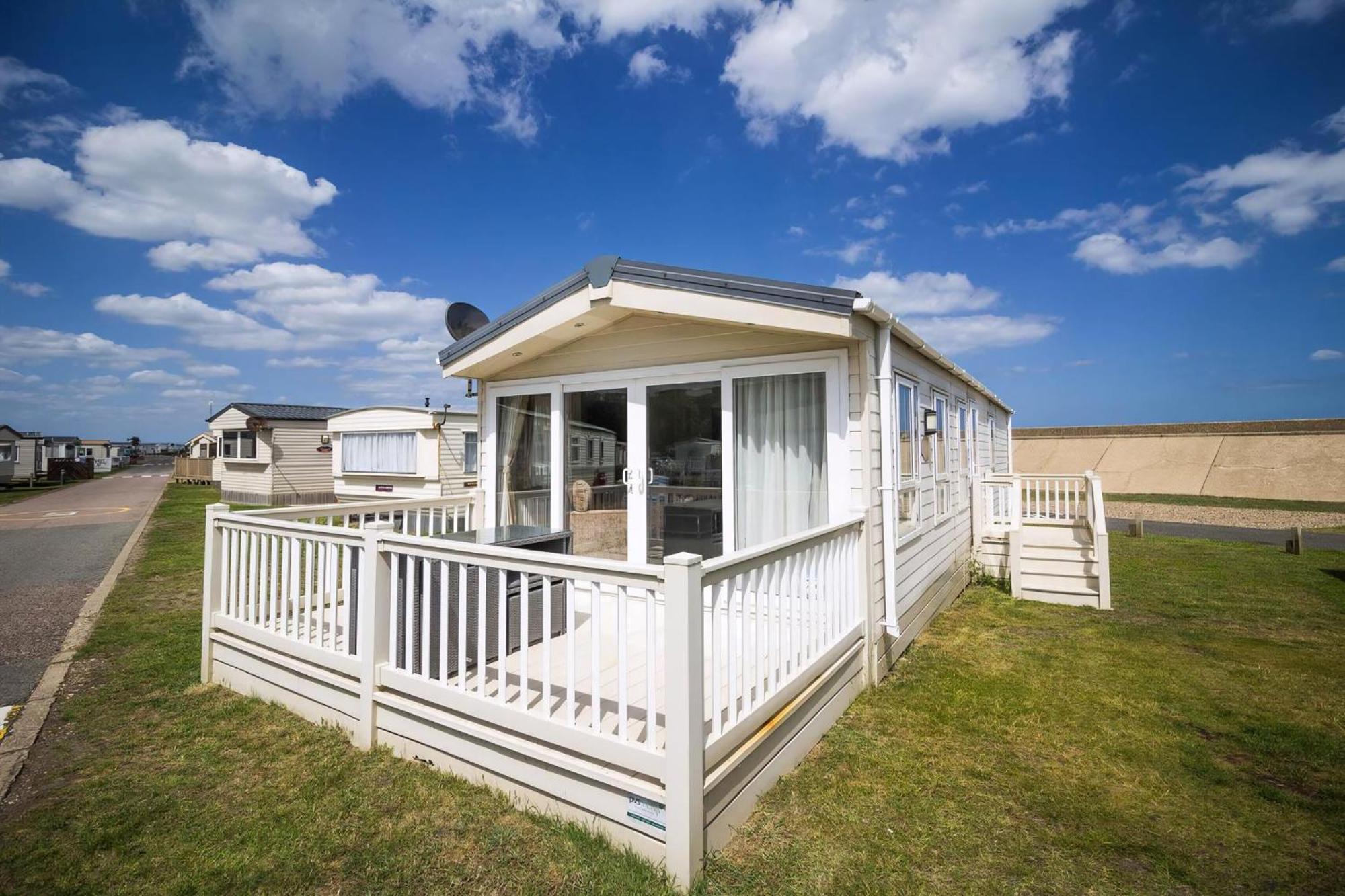 Beautiful 6 Berth Caravan By The Beach In Suffolk Ref 40076Nd Lowestoft Exteriör bild